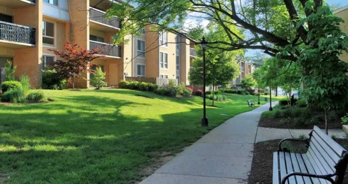 Photo of common area outside Amber Commons apartment complex.