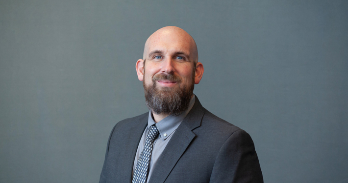 Headshot of Kevin Siegel